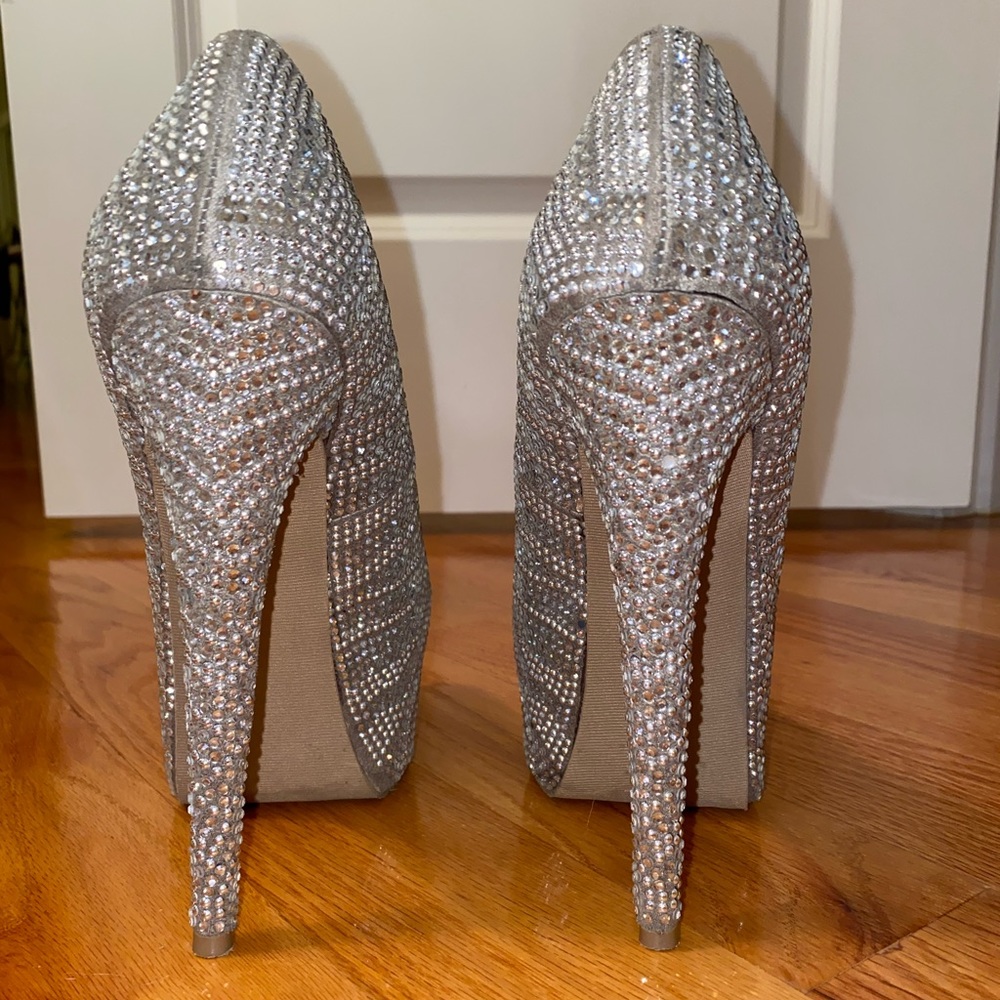 Size 8 Steven Madden Glitter Pumps- Used